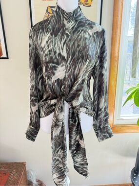 Vintage Harve Benard  Tie-Front Long Sleeve Blouse